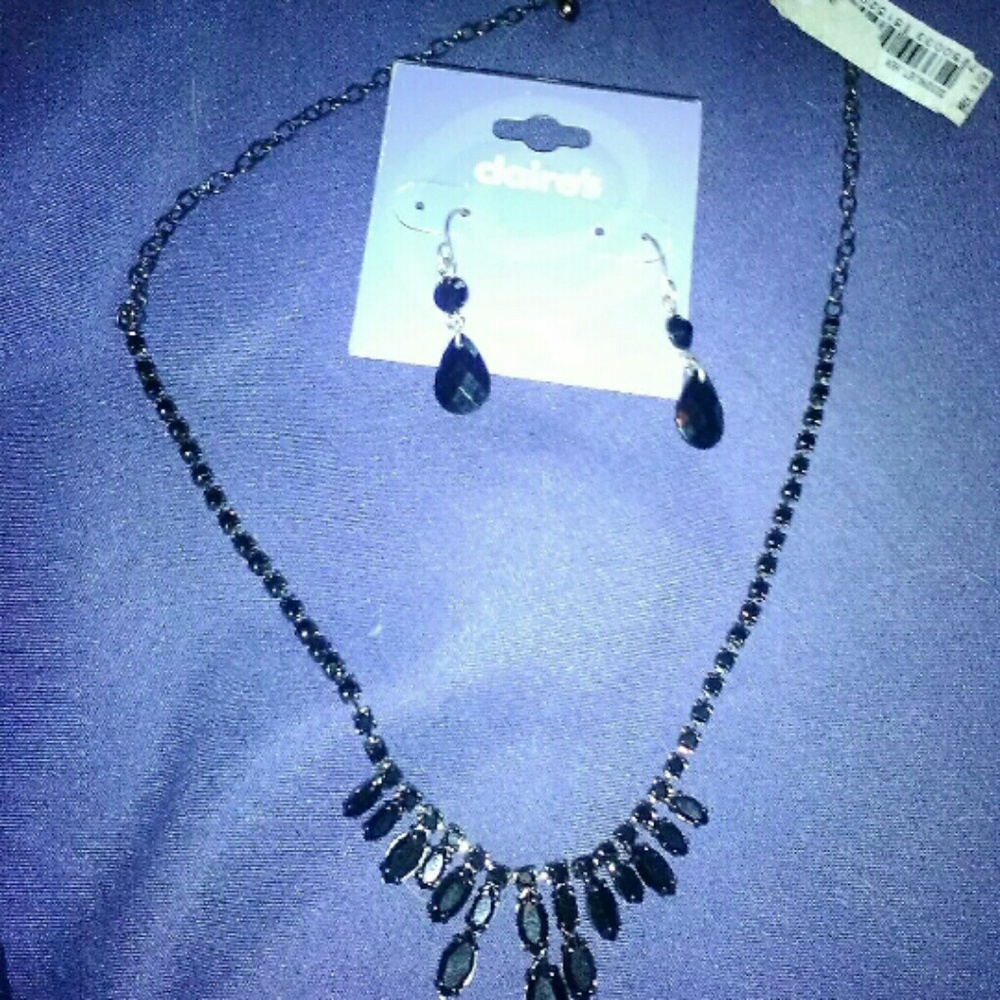 Nwt Australian crystal necklace
